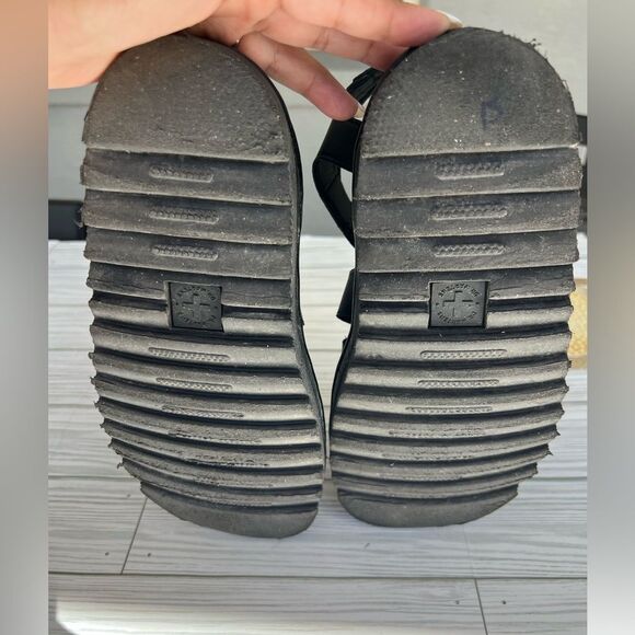 Dr. Martens Black Vegan Blaire Sandals, Size 7 - Picture 4 of 7